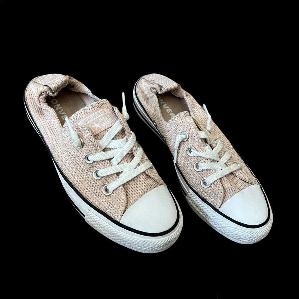 Converse Low Top Sneakers in Light Pink and White